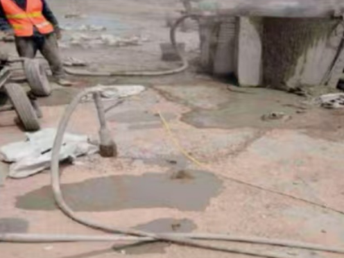 上林水泥混凝土路面板底注浆技术 路面脱空注浆整治方案